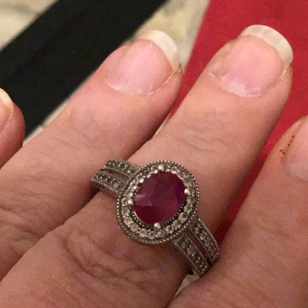 Ruby ring - Picture 2 of 2